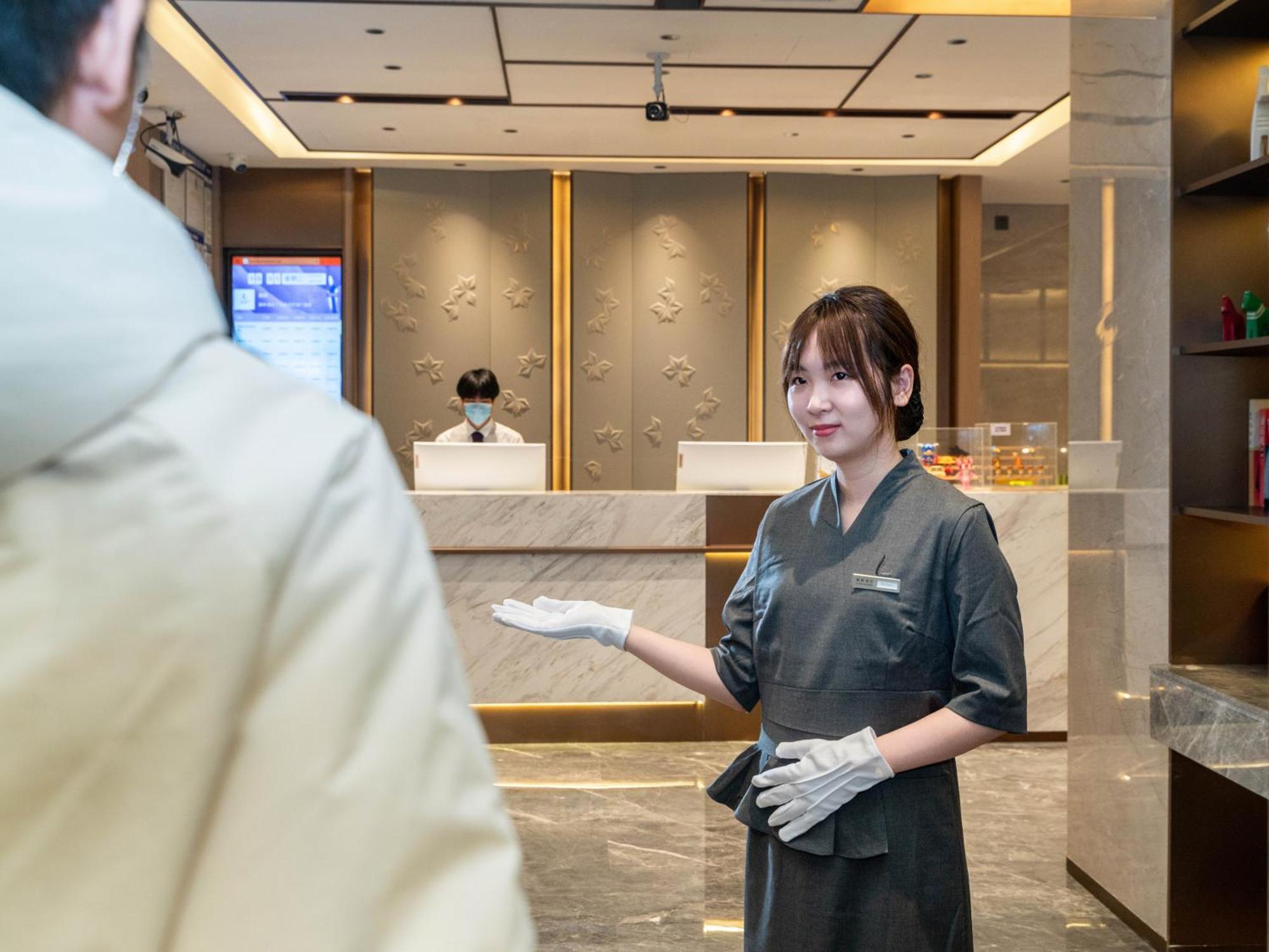 Lavande Hotel Guangzhou Tianhe Zhengjia Plaza Buitenkant foto