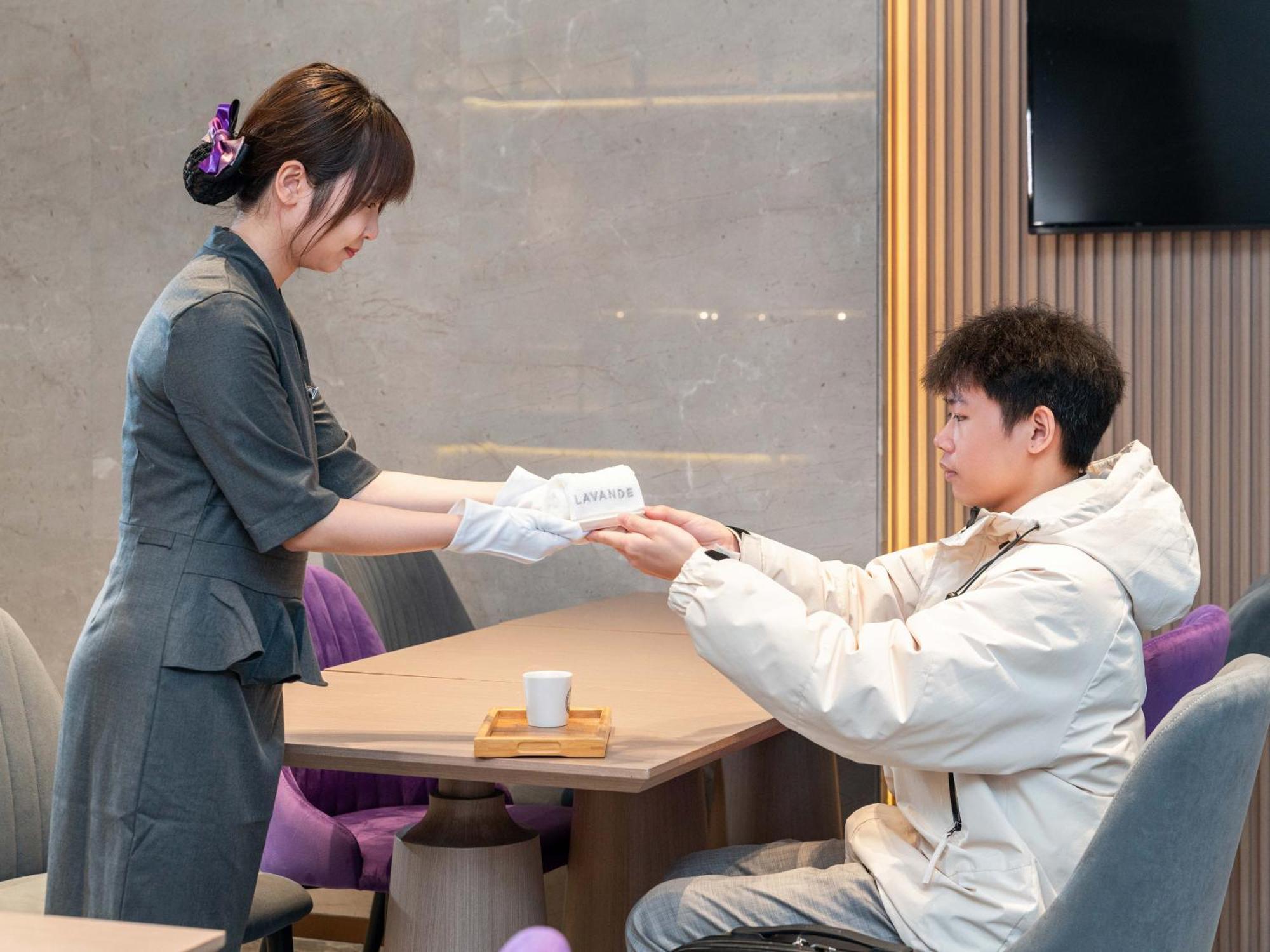 Lavande Hotel Guangzhou Tianhe Zhengjia Plaza Buitenkant foto