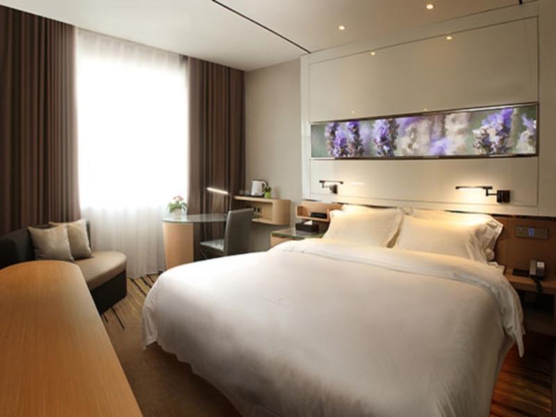 Lavande Hotel Guangzhou Tianhe Zhengjia Plaza Buitenkant foto